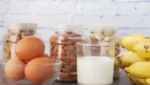 Egg vs. Almond
